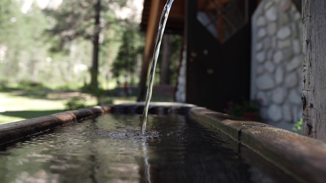 天然水源，来自山口视频素材