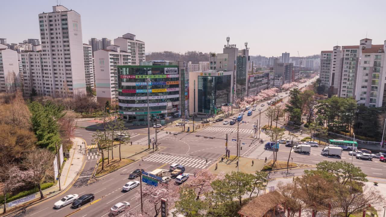 韩国京畿道军浦市，白天三本路附近的市中心公寓视频素材