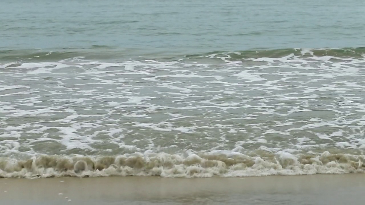 海滩上的海浪视频素材