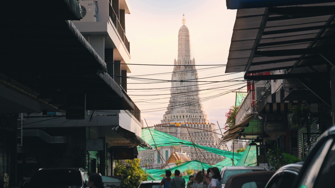 Wat Arun Ratchawararam Ratchawaramahawihan或Wat Arun是一座佛教寺庙视频素材