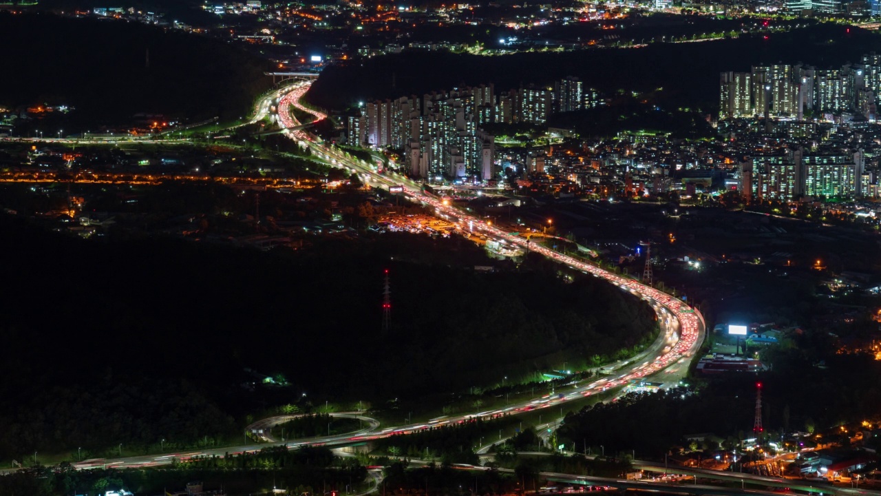 中部高速公路附近的市中心夜景/京畿道河南市，韩国视频素材