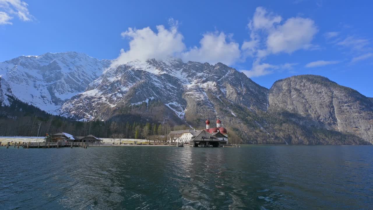 修道院圣Bartholomä Königsee, Schönau am Königsee，贝希特斯加登国家公园，上巴伐利亚，巴伐利亚，德国，欧洲视频素材