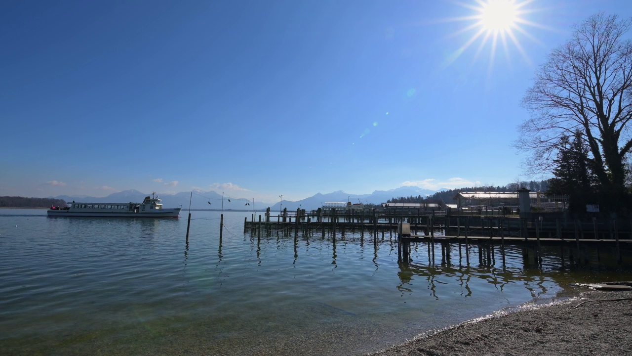 Ciemsee湖，码头和游船，Prien am Chiemsee, Chiemsee，上巴伐利亚，巴伐利亚，德国，欧洲视频素材