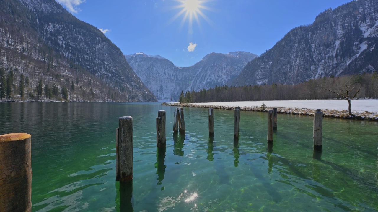 冬天的湖Königsee, Schönau am Königsee，贝希特斯加登国家公园，上巴伐利亚，巴伐利亚，德国，欧洲视频素材