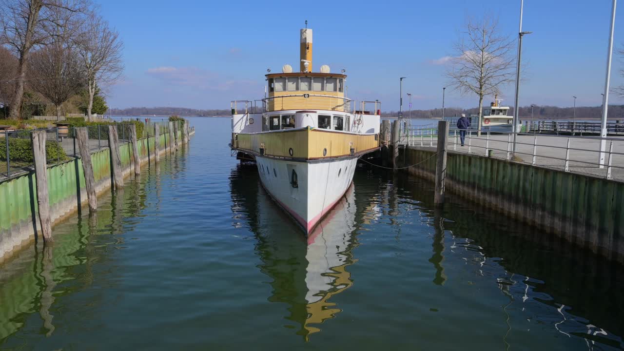 Ciemsee湖，码头和汽轮，Prien am Chiemsee, Chiemsee，上巴伐利亚，巴伐利亚，德国，欧洲视频素材