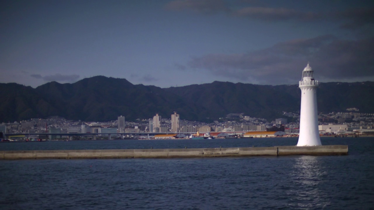 日本兵库神户山灯塔视频素材