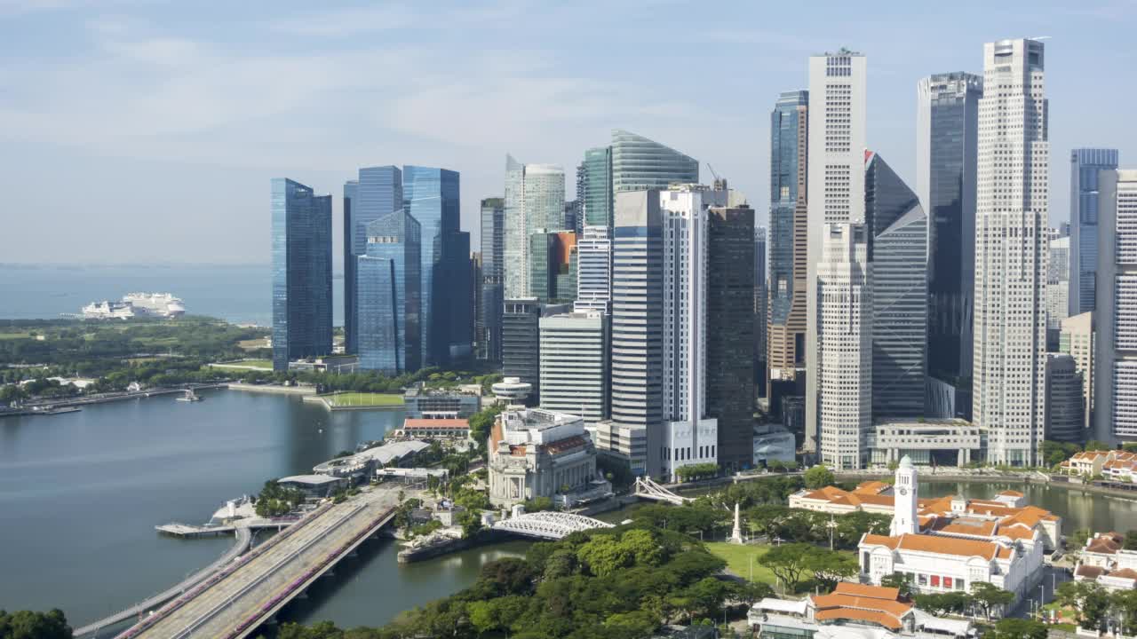 新加坡滨海湾多云的晨景。视频下载