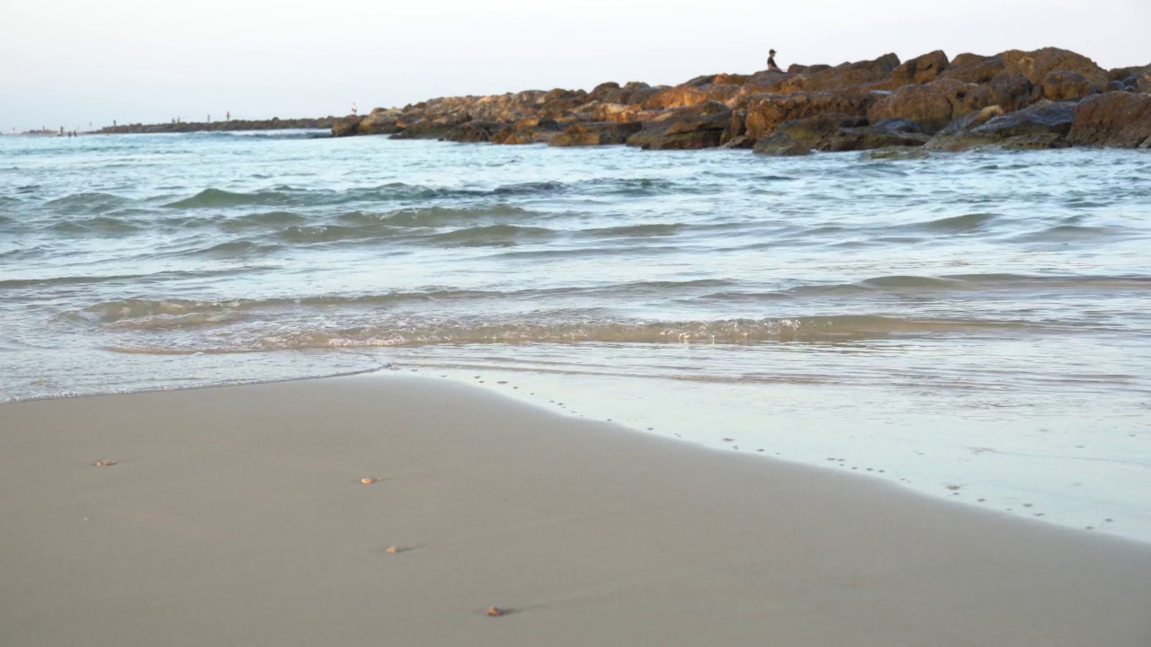 日出时的海景，早晨的海景。夏天。以色列视频下载