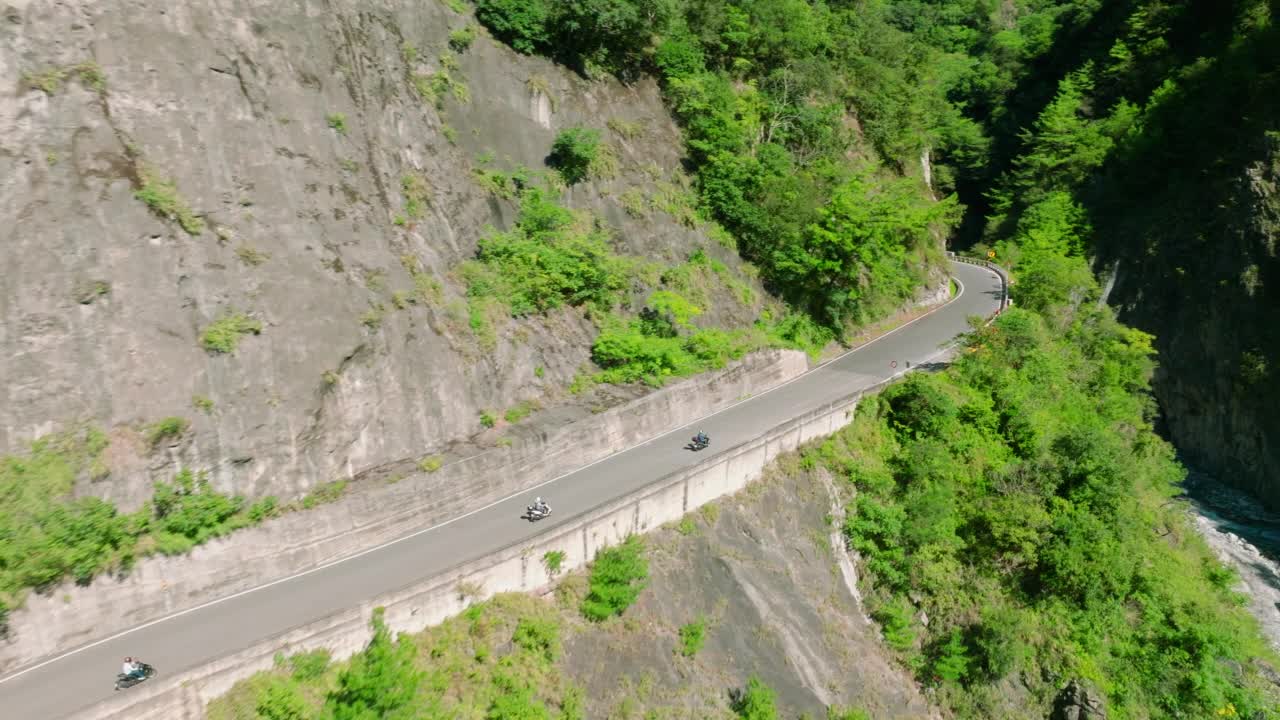 台湾五鹿峡和南岛高速公路鸟瞰图。视频素材