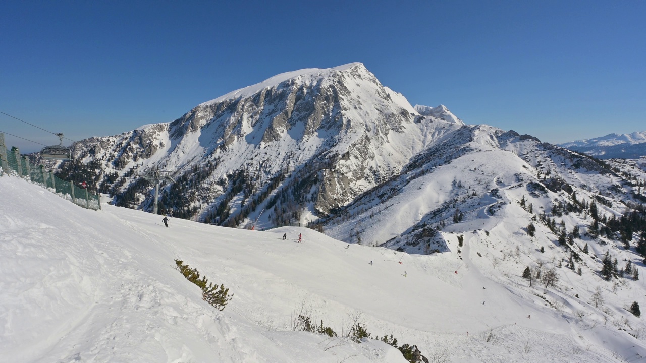 Mountain range with Hohes Brett mountain, Schönau am Königssee, Berchtesgaden National Park, Upper Bavaria, Bavaria, Germany, Europe视频素材