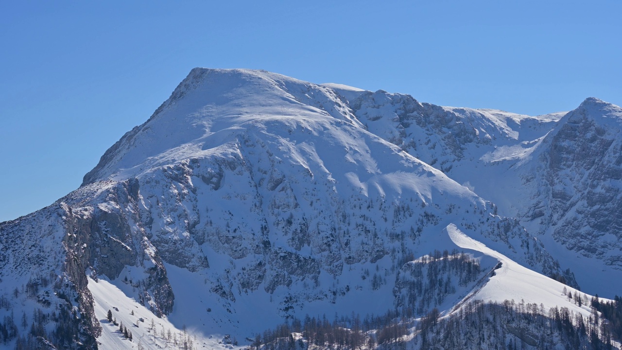 冬季的山峰Schneibstein，Schönau am Königssee，Berchtesgaden国家公园，上巴伐利亚州，德国，欧洲视频素材