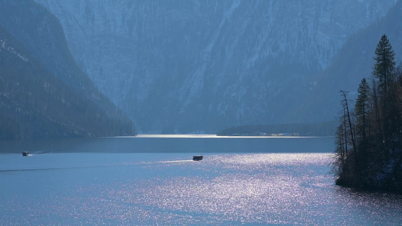 Lake Königsee in winter, Malerwinkel, Schönau am Königsee, Berchtesgaden National Park, Upper bavaria, Bavaria, Germany视频素材