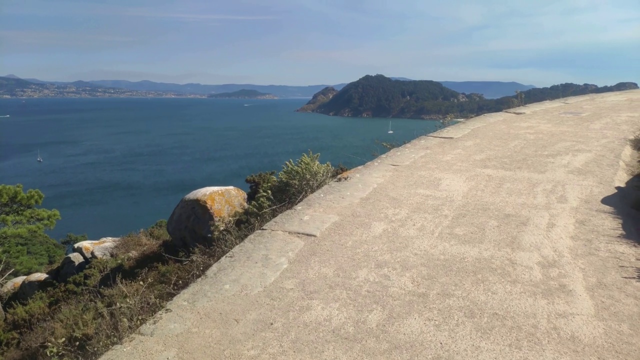 有海滩和船的岛屿视频素材