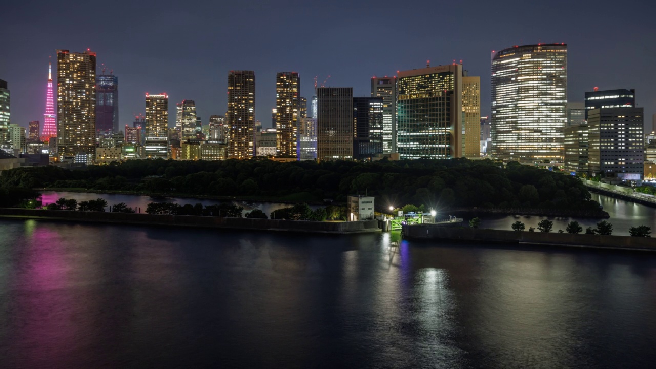 Sumida-gawa从夜到夜的延时摄影，东京，日本。视频素材