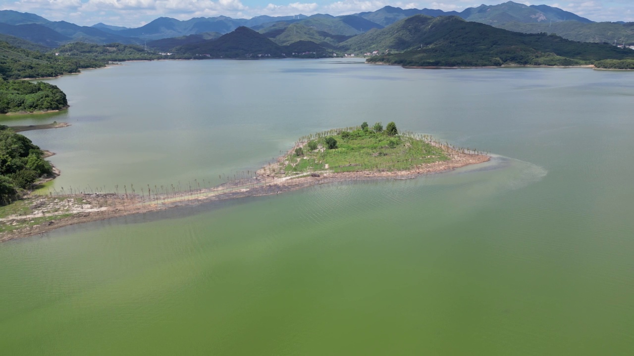 要鸟瞰湖面吗视频素材