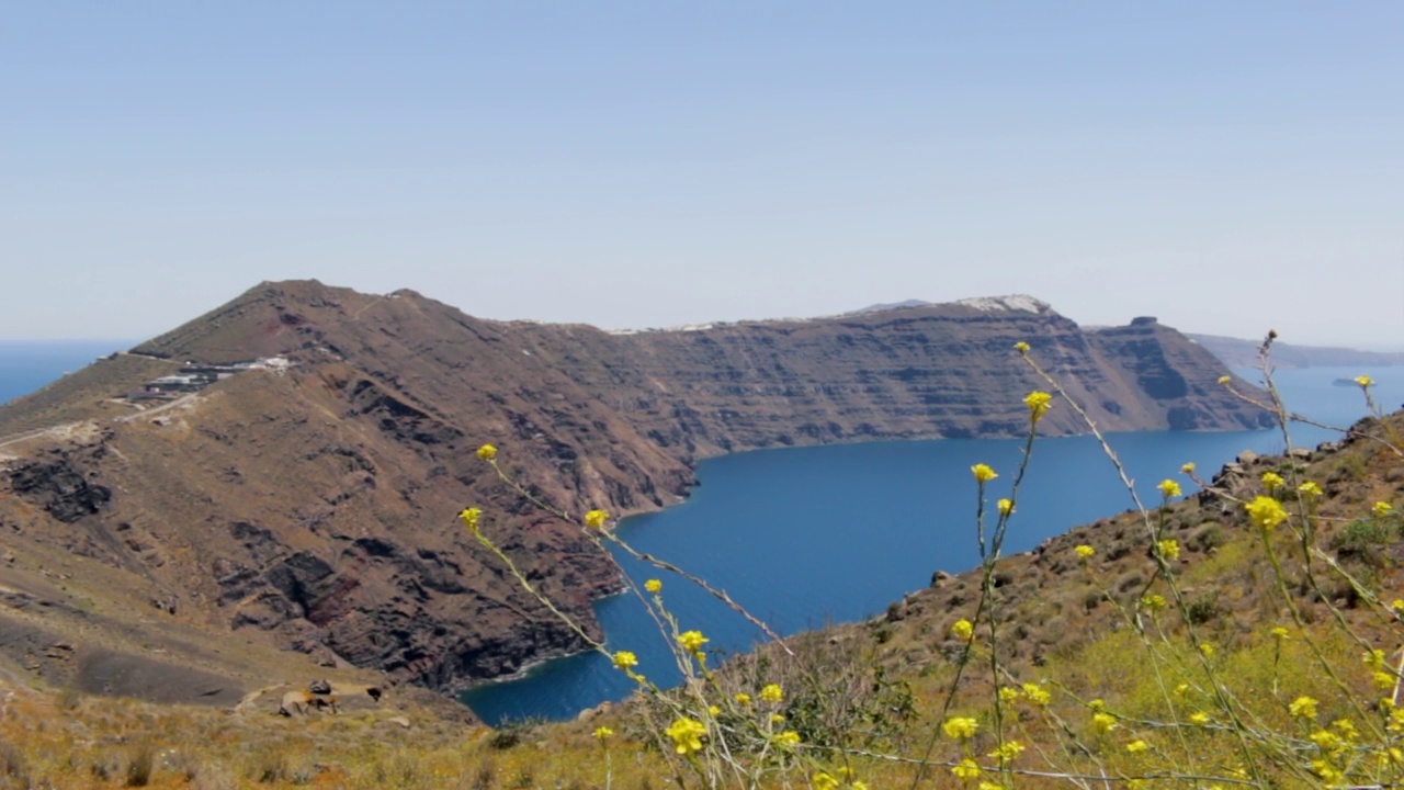 圣托里尼岛上的火山口视频素材