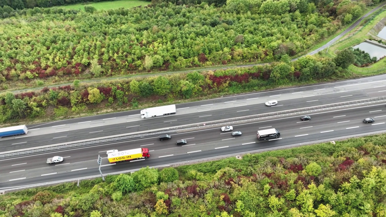 高速公路交通拥挤视频素材