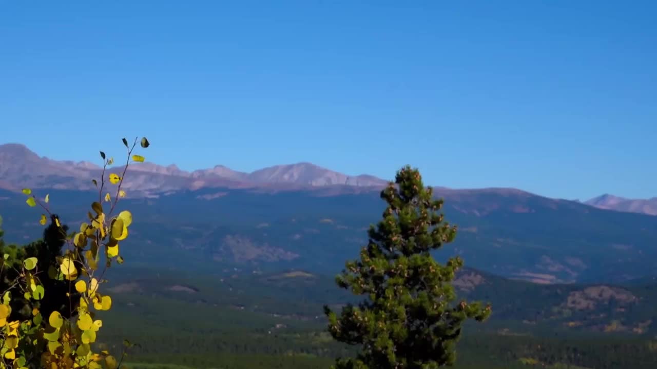 秋天科罗拉多大陆分水岭的全景。视频素材