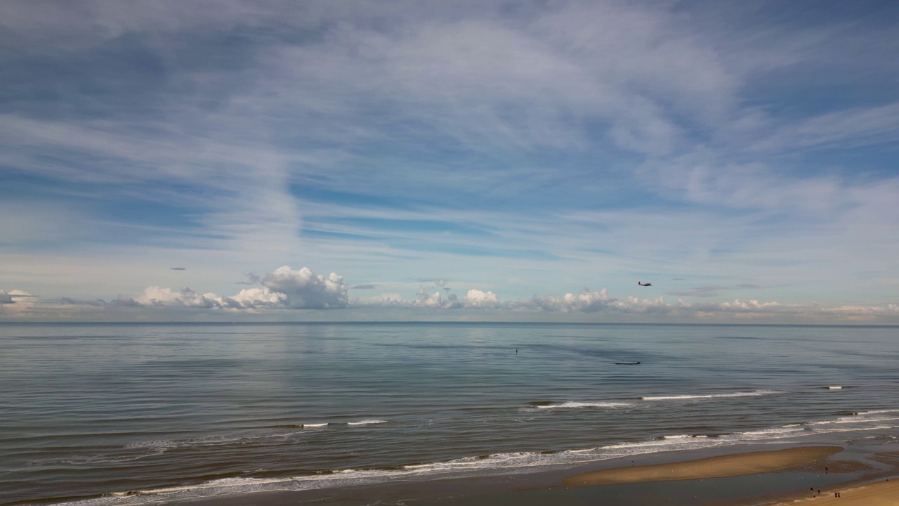 海面上的飞机视频素材