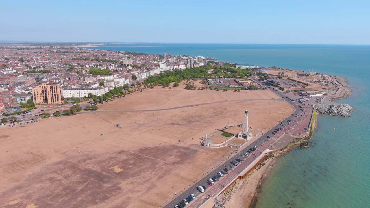 英国朴茨茅斯:英国著名港口城市的鸟瞰图，南海公地——从上面俯瞰英国的全景景观视频素材