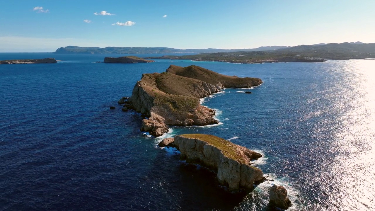 夏季的伊比沙西海岸群岛视频素材