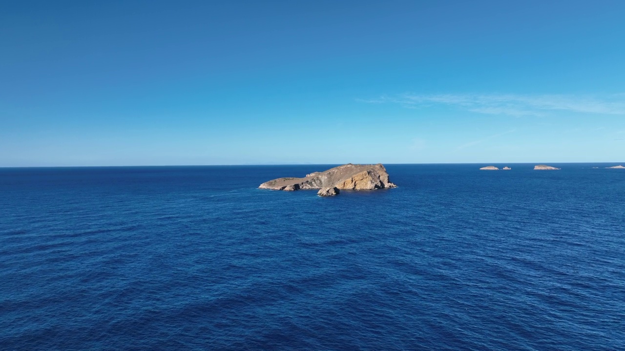 夏季的伊比沙西海岸群岛视频素材