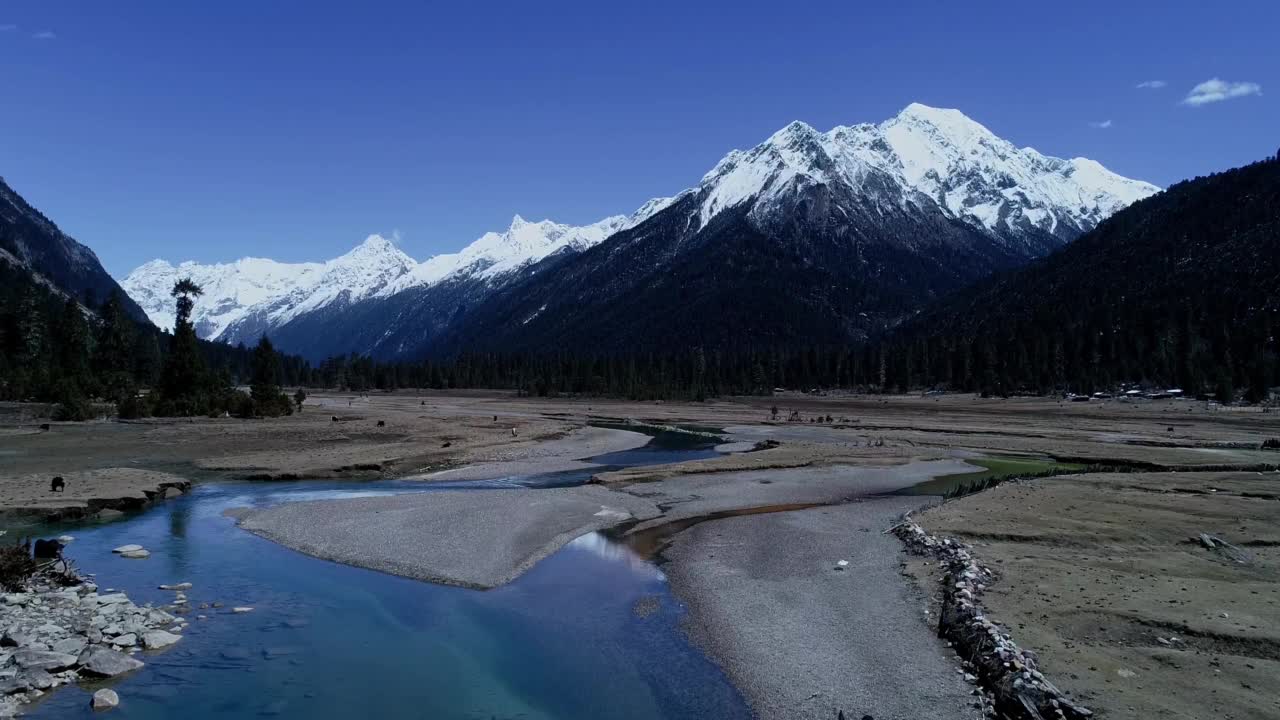 位于中国西藏的雪山喜马拉雅山。视频素材