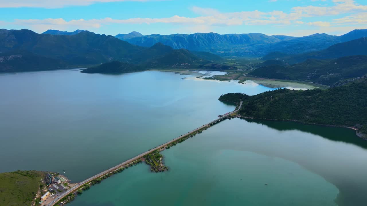 巴尔干半岛斯卡达尔湖的鸟瞰图视频素材