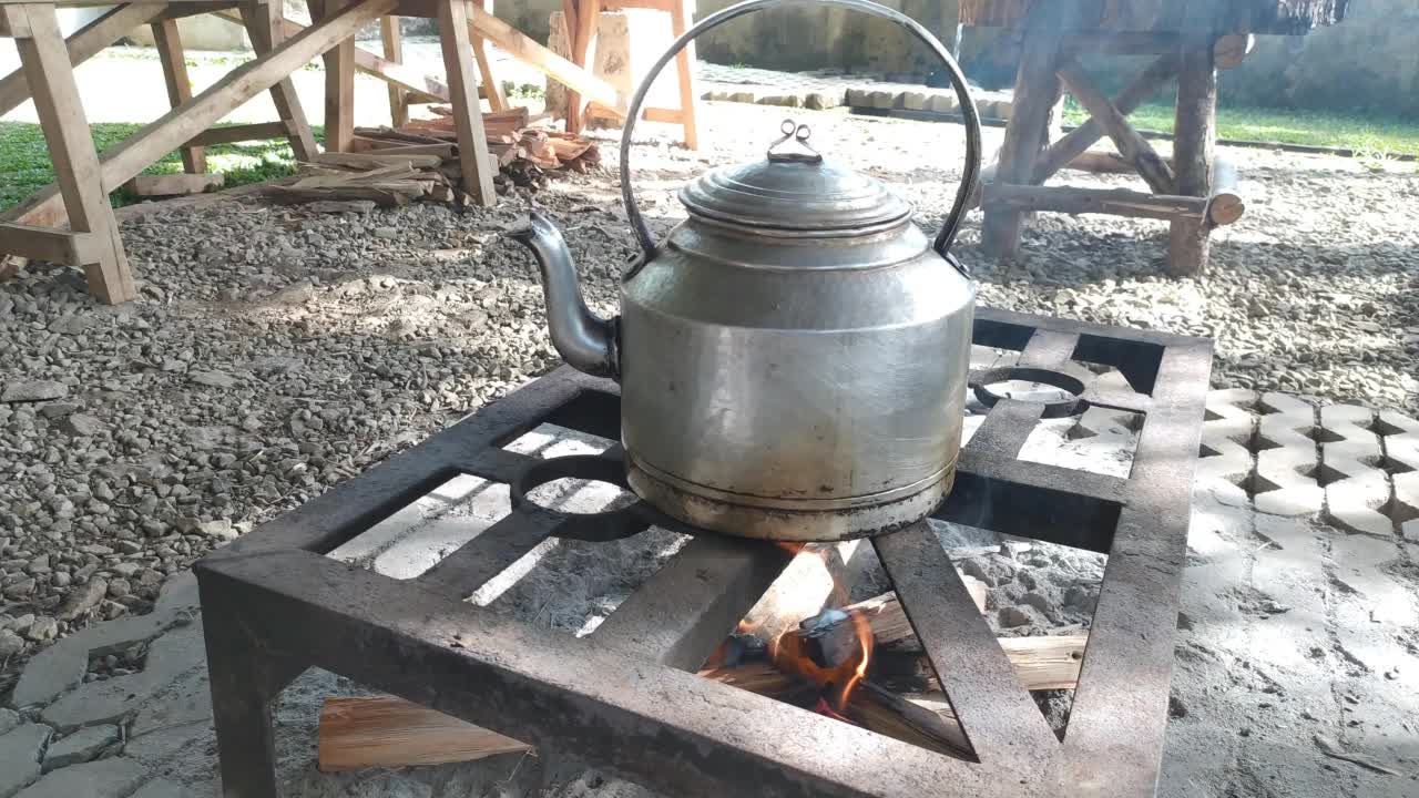 旧茶壶视频素材