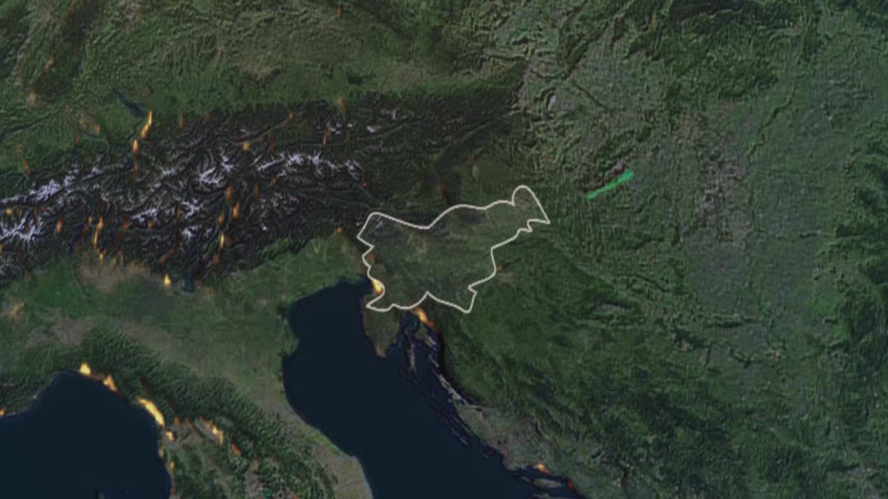 斯洛文尼亚地图，通过一个4K照片真实动画地球仪放大到空间，包括亚洲，非洲和欧洲的全景。史诗旋转世界动画，现实星球地球，亮点，卫星，空中，视频素材