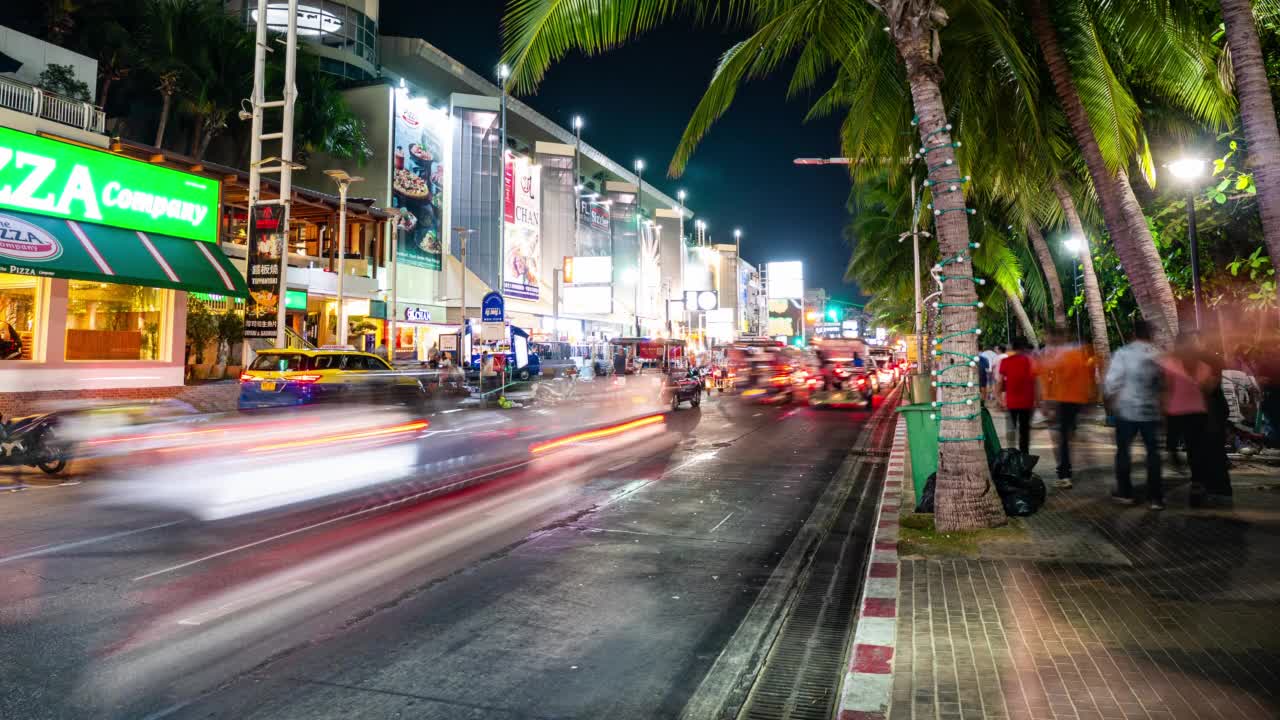 泰国芭堤雅街道上的交通和拥挤的延时视频视频素材