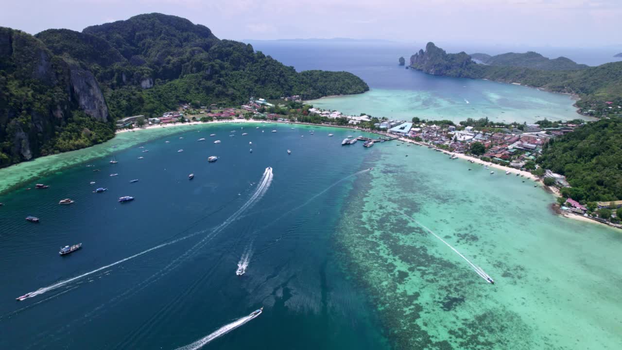 泰国甲米披披岛的空中全景。视频素材