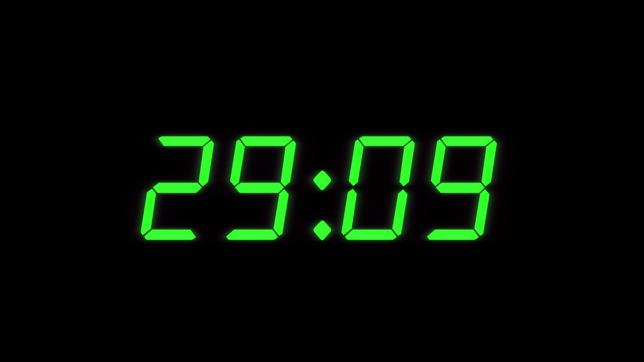 35秒数字闹钟倒数计时器。黑色显示屏上的绿色数字。视频素材