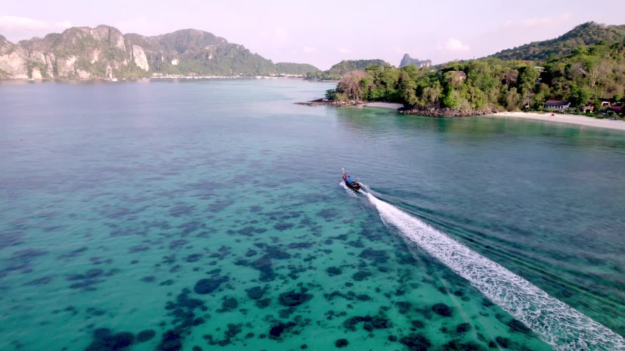 泰国海上船只的鸟瞰图。视频素材