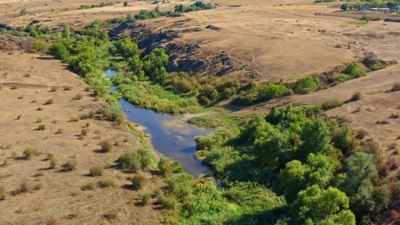 乌克兰米科莱夫州默特沃维德河上阿克托夫斯基峡谷的鸟瞰图视频素材