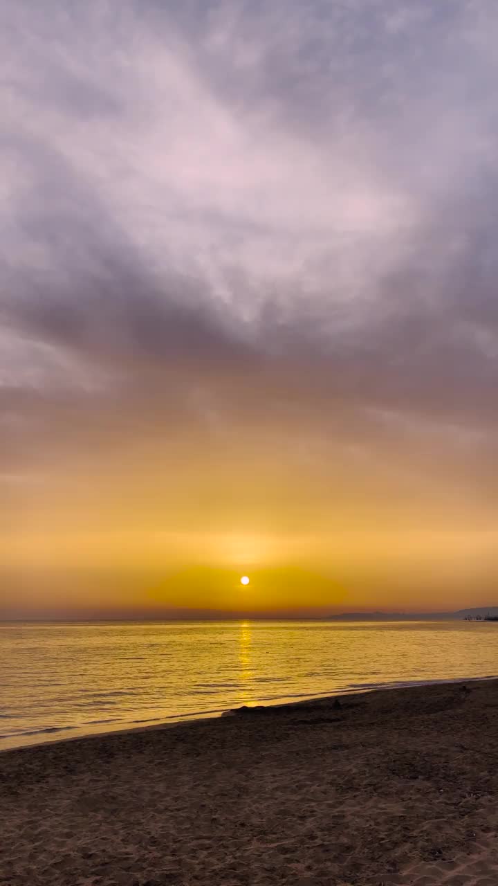 海上美丽的日落视频素材