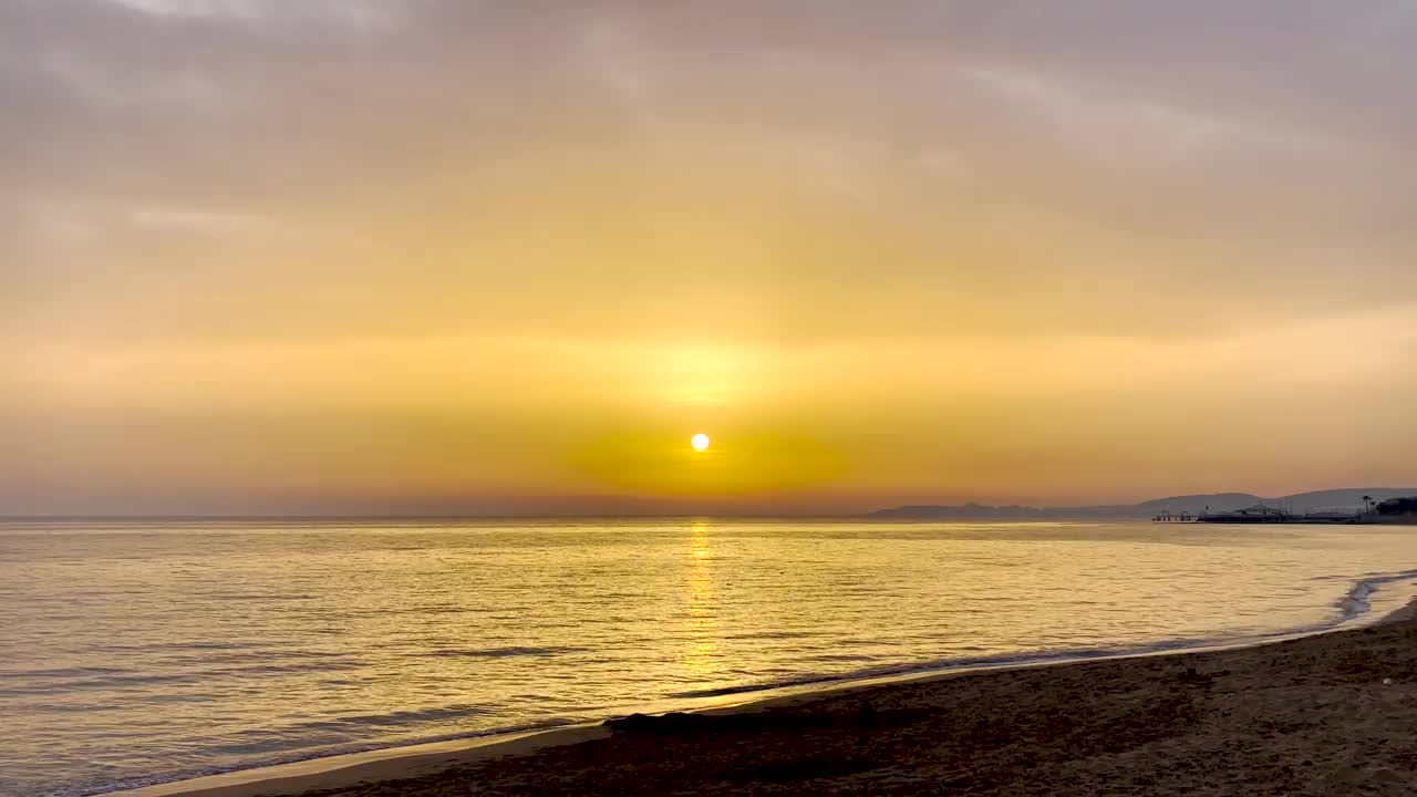 海上美丽的日落视频素材