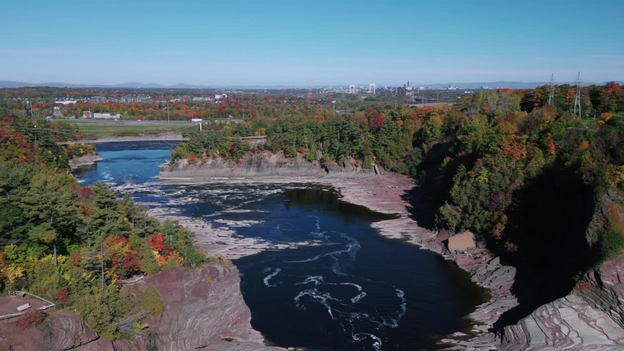 鸟瞰图Chutes-de-la-Chaudière公园位于加拿大魁北克的Levis视频素材