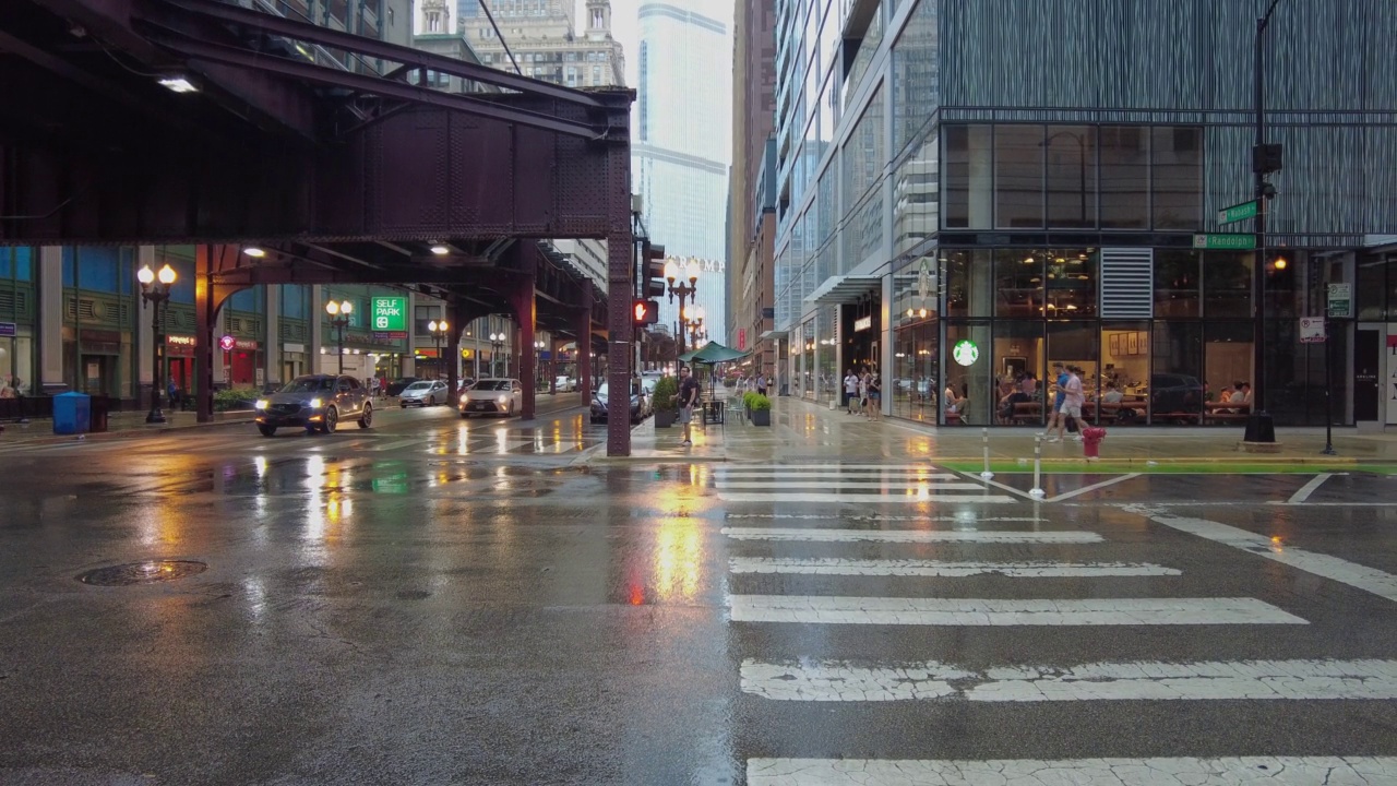 雨中的芝加哥街视频素材