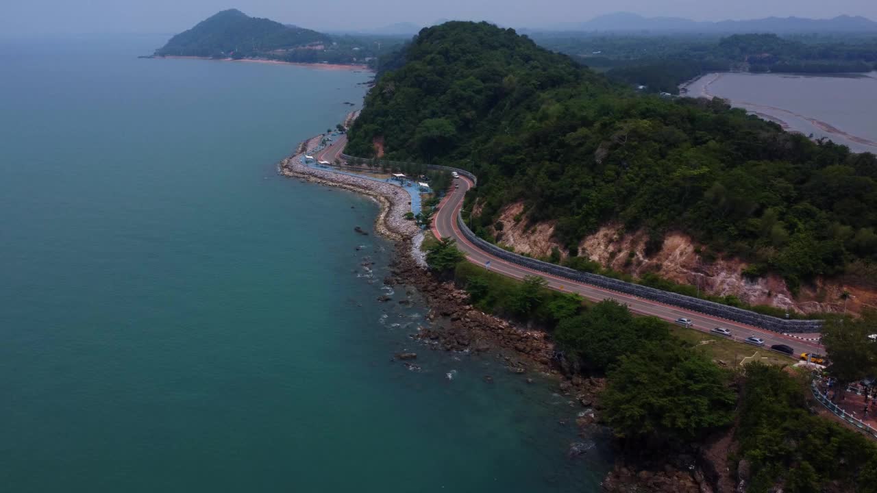 泰国美丽的大海和道路。视频素材