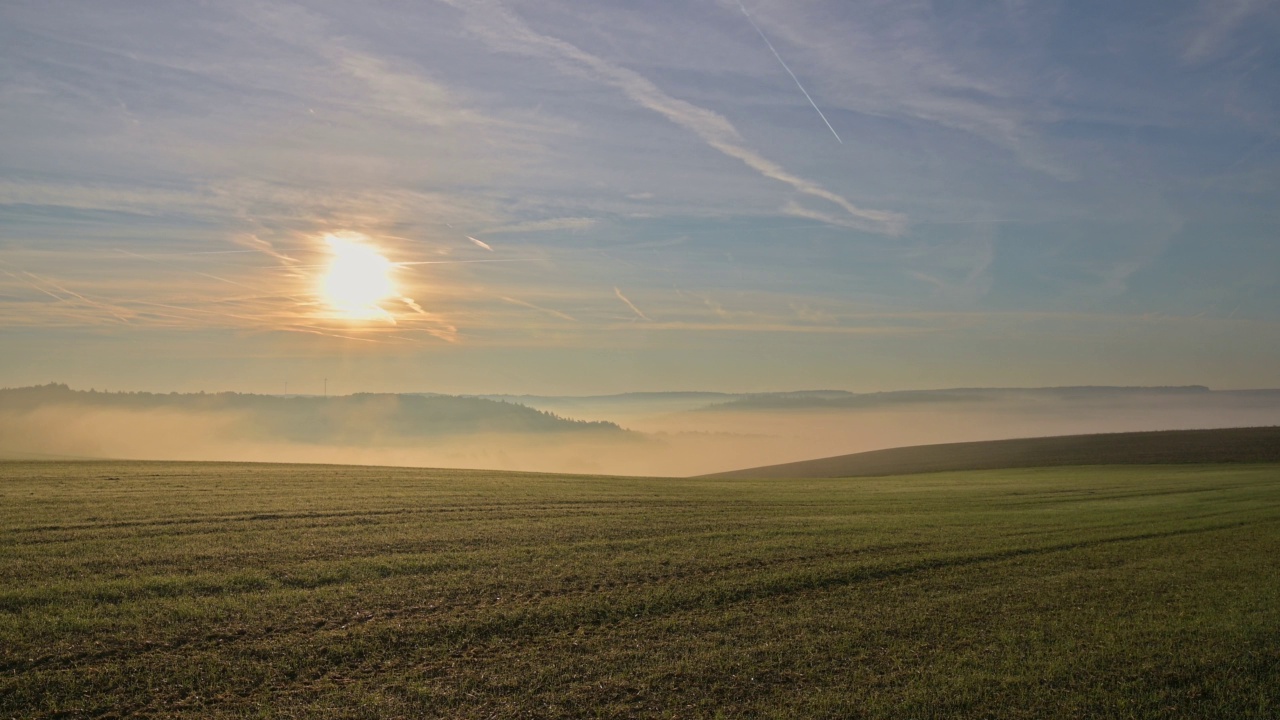 Country road in the morning, Werbach, Baden-Württemberg, Germany视频素材