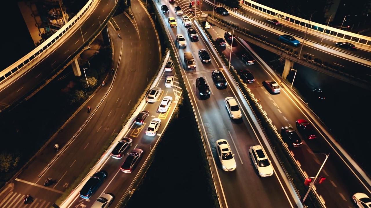 城市立交桥夜景，鸟瞰图视频素材