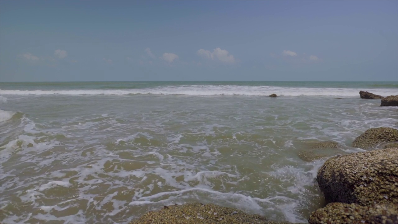 果阿海滩的海浪视频素材