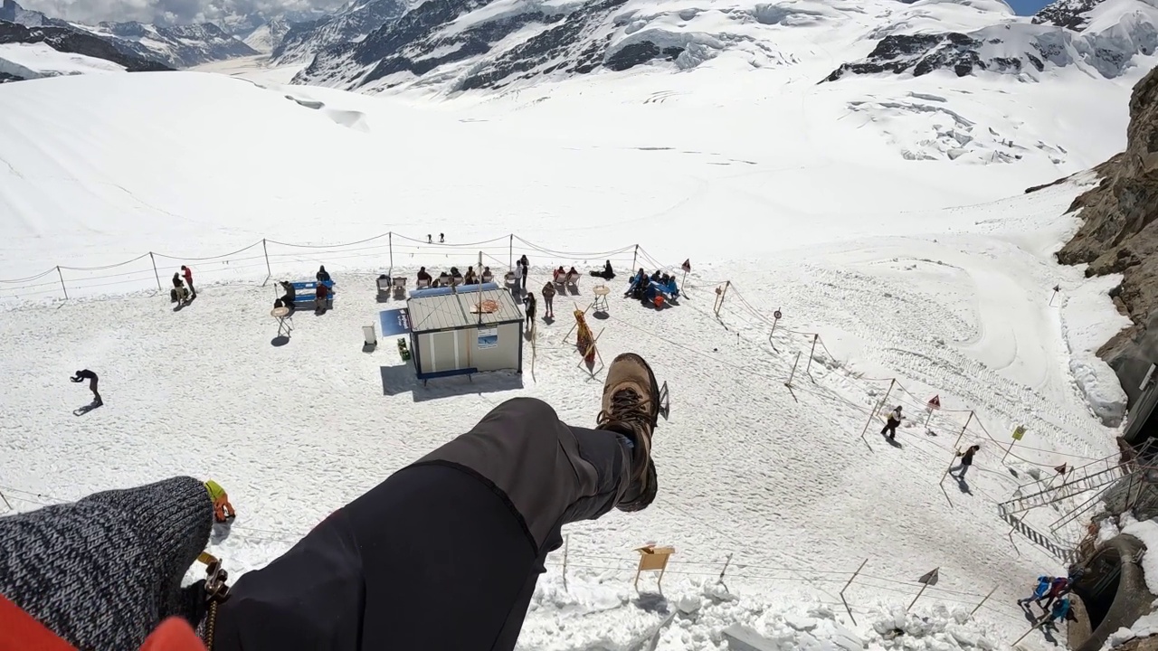 冰川上的滑索(瑞士Jungfraujoch)视频素材