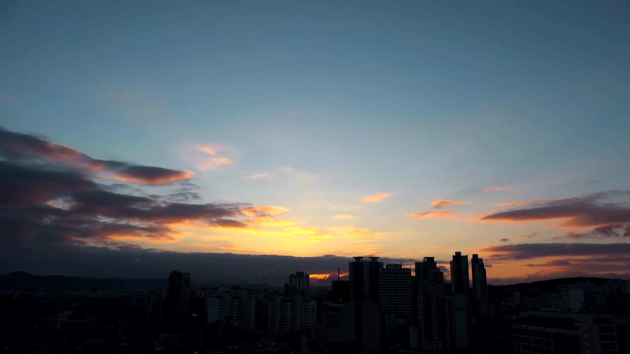 韩国大田溪山附近市区的日出风景视频素材