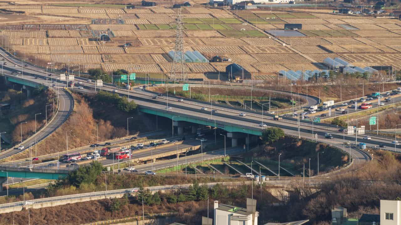 韩国京畿道始兴市，白天的月谷路口视频素材