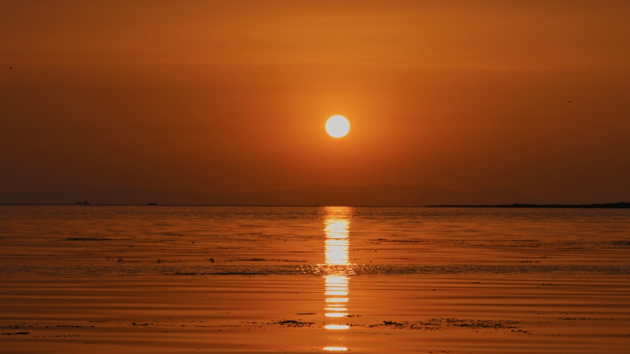 夕阳反射的爱琴海视频素材