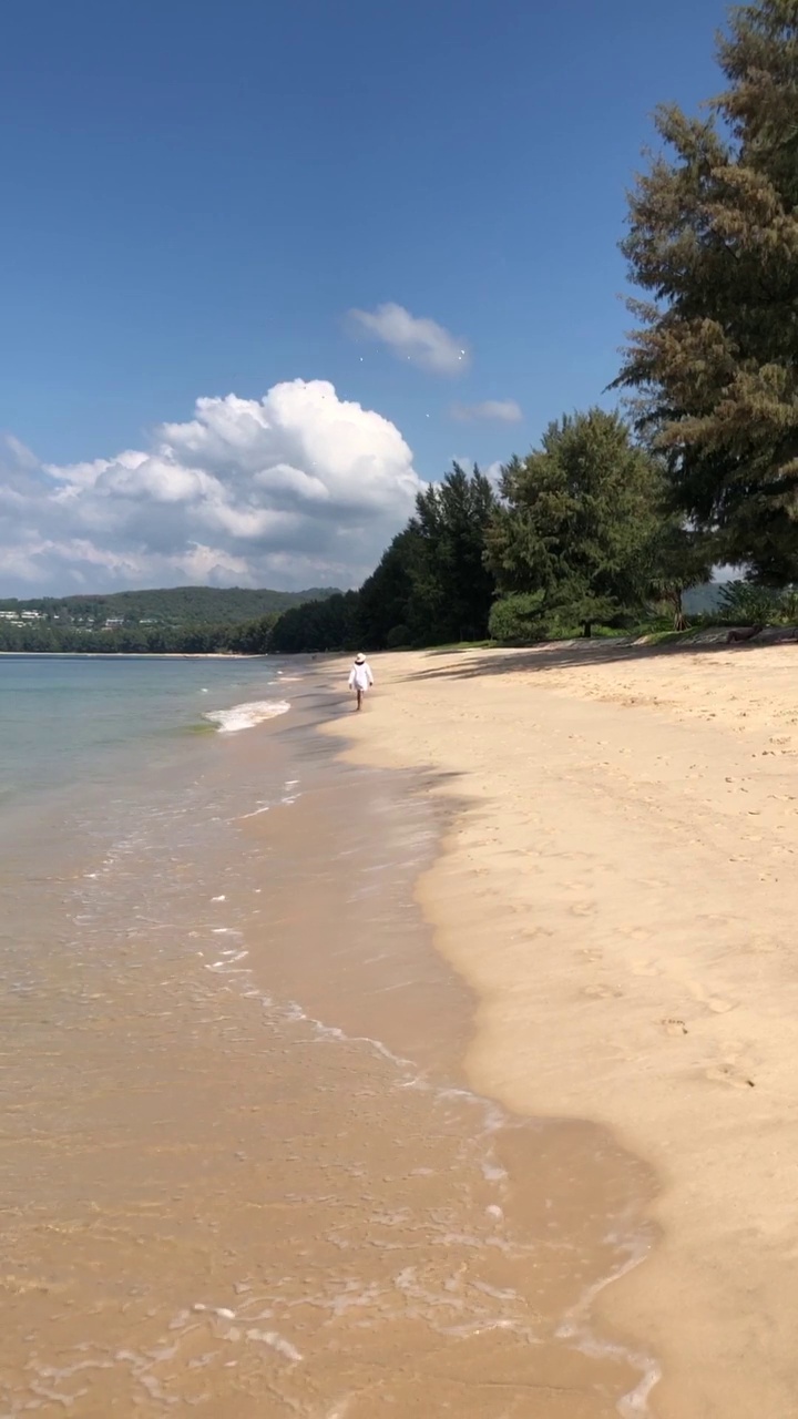 泰国普吉岛——2019年12月14日:泰国普吉岛的大海和海滩视频素材