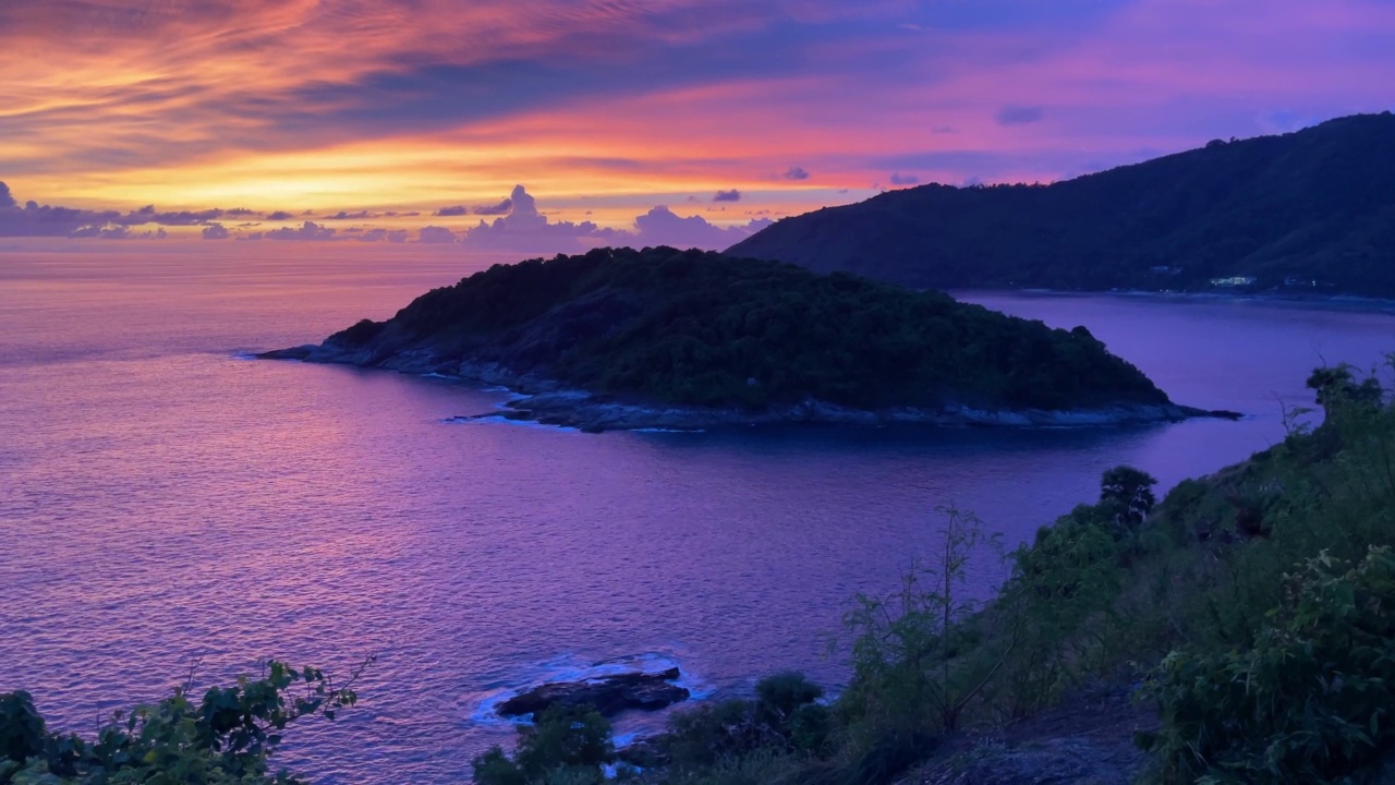 普吉岛安达曼海的浪漫日落天空视频素材