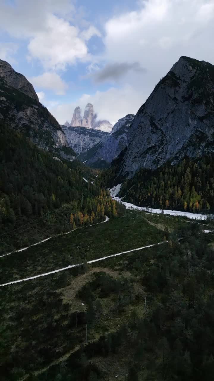 来自西北部的Drei Zinnen (Tre Cime di Lavaredo)山视频素材